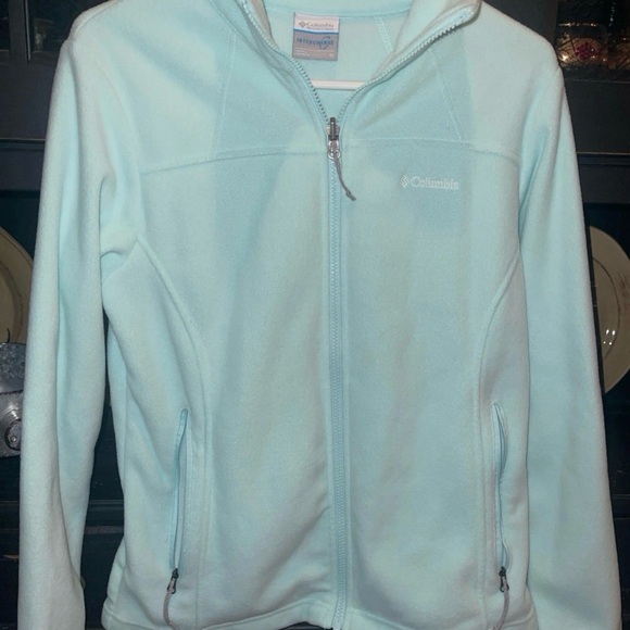 Columbia Women's Light Green Fleece Jacket ( M ) - Picture 7 of 8